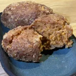 Croqueta de sobrasada, nueces y miel